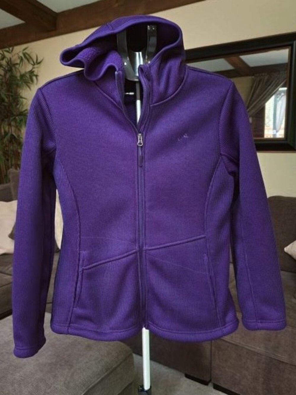 Vertical '9 sz large purple hooded jacket